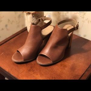 Covington size 8 brown open toe